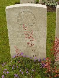 Etaples Military Cemetery - Johnson, E